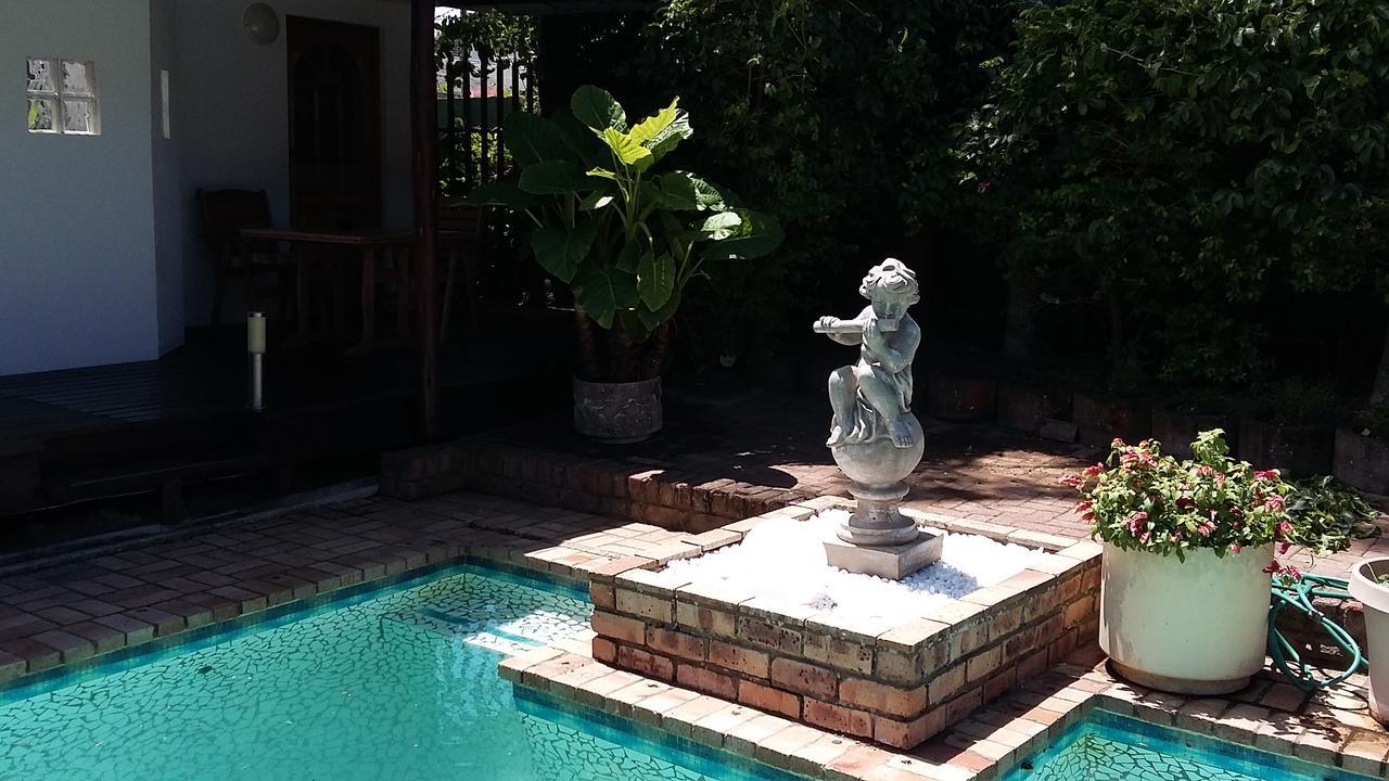 Sounds Of The Sea Bed & Breakfast East London Ngoại thất bức ảnh